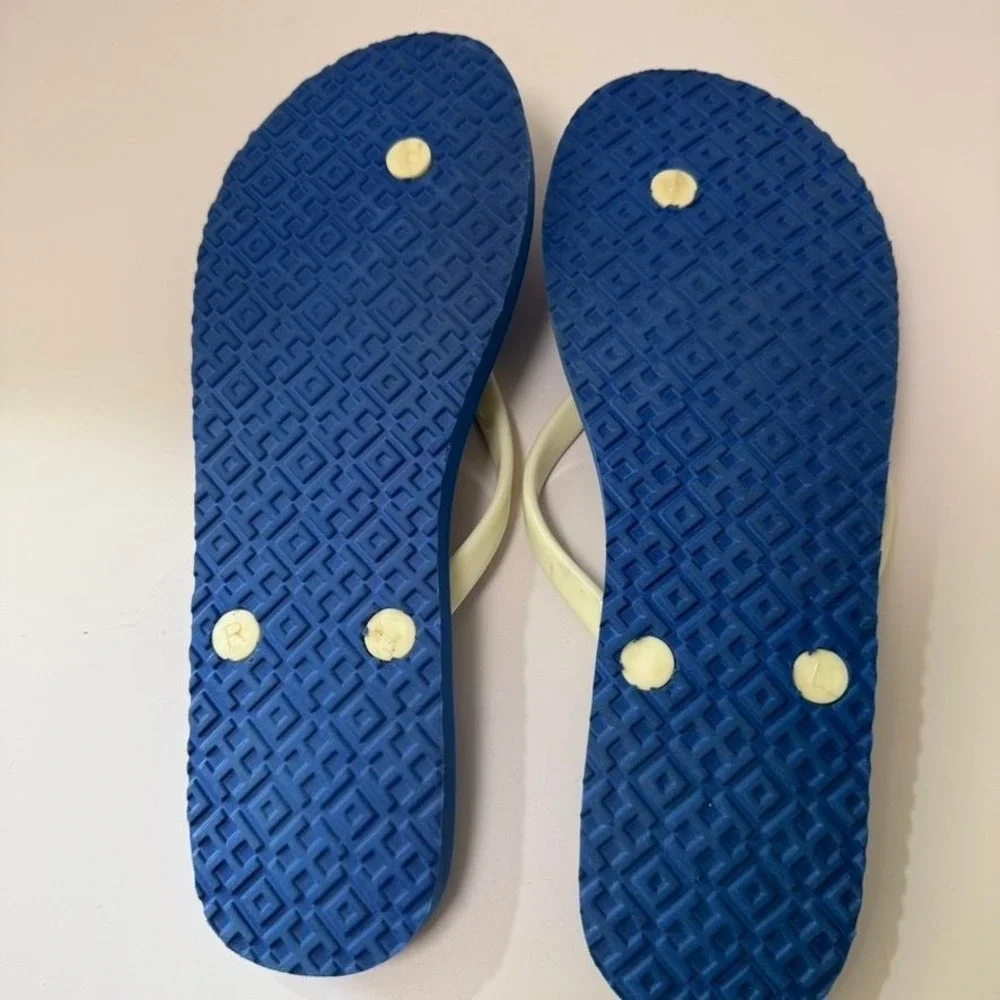 Tory Burch Thin Flip Flops Blue Floral Rubber Sandals Gold Logo Womens 8M